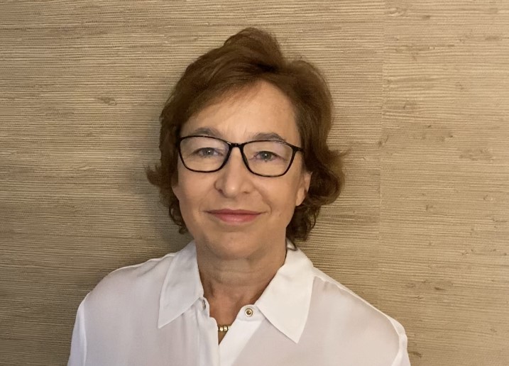 Professor Amanda Kirby