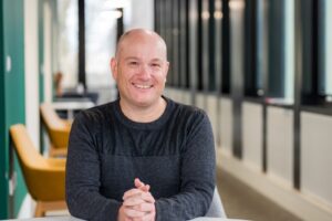 Portrait photo of Darren Weir